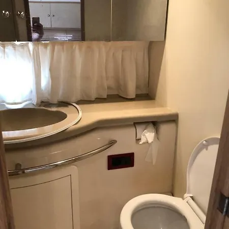 Pimpa 船屋 *